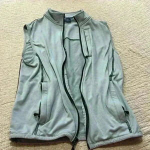 Vineyard vines gray vest
